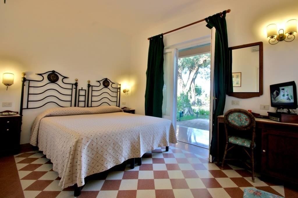 Deluxe-dobbeltværelse - terrasse - havudsigt | Premium-sengetøj, dundyner, senge med madrasser af memory foam, minibar