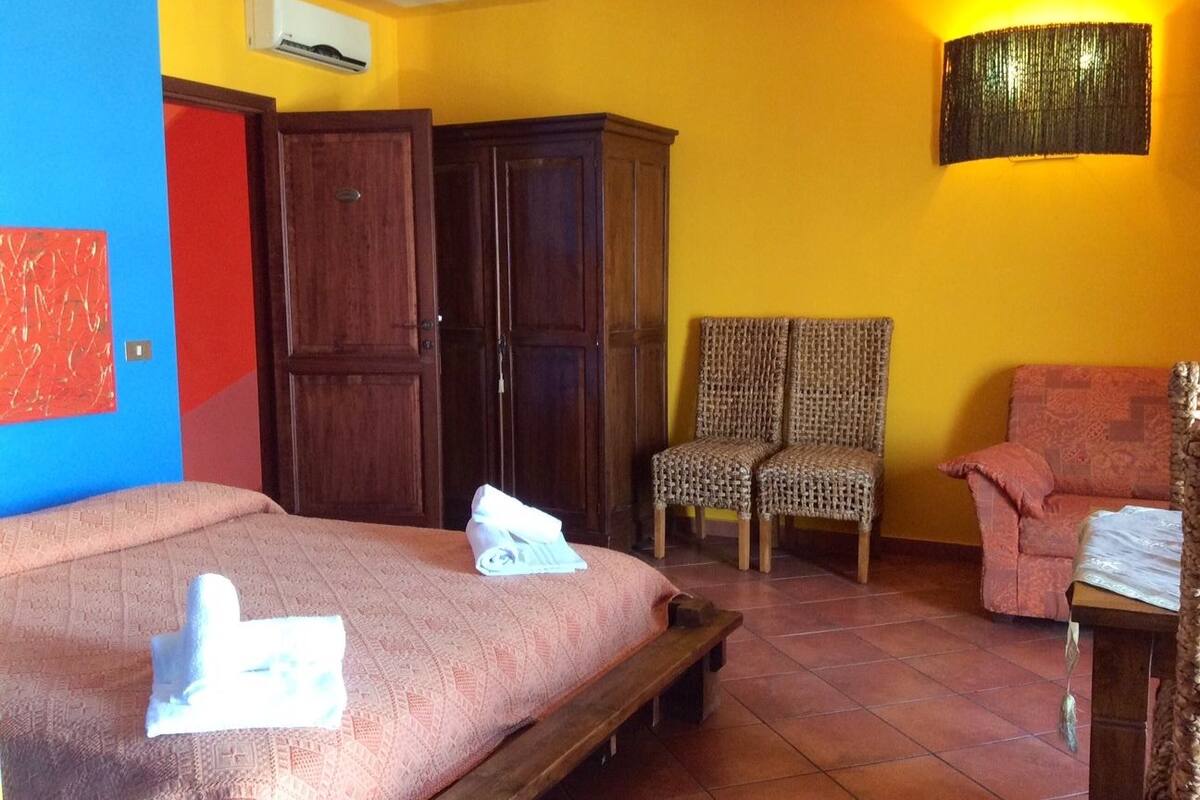 Double Room | Desk, soundproofing, WiFi (free), bed sheets