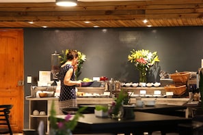 Café da manhã continental grátis todos os dias