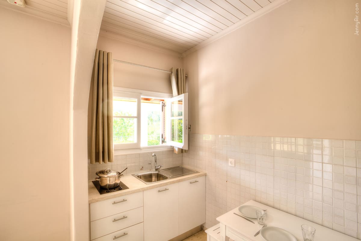 fridge, coffee/tea maker, electric kettle, high chair