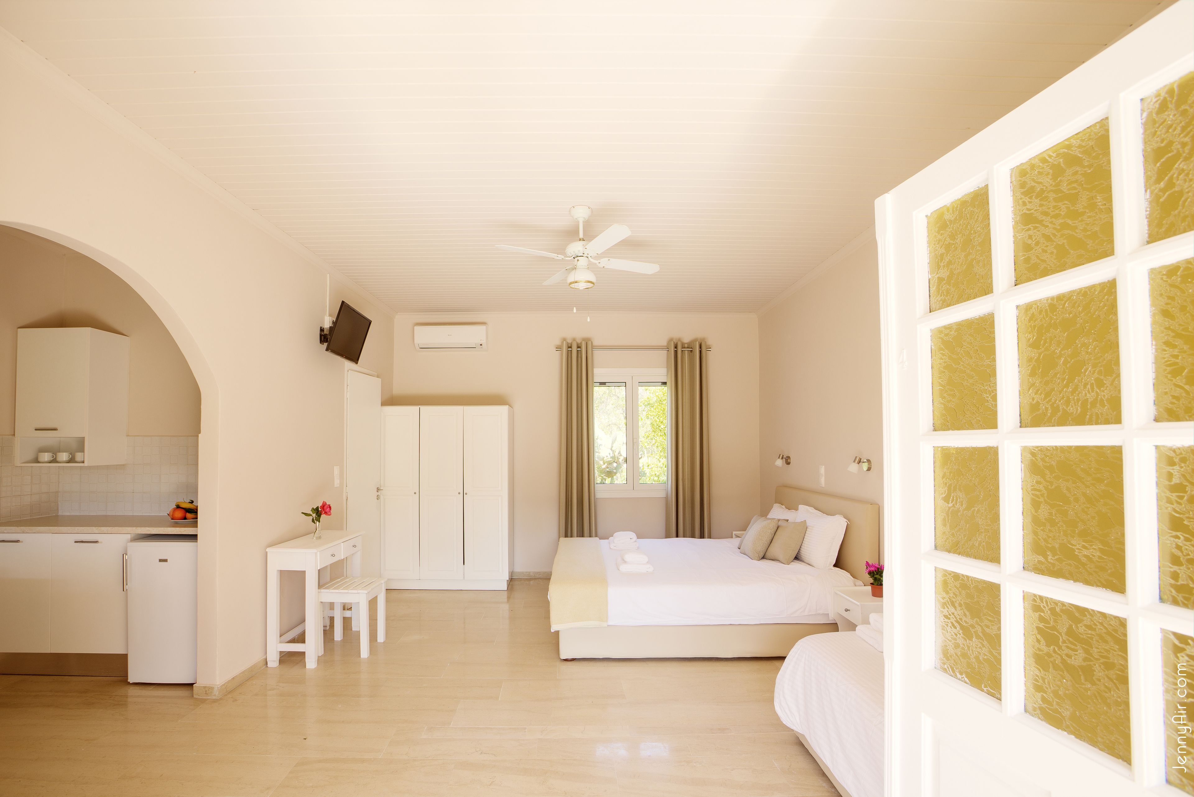 studio (for 3) | premium bedding, pillow-top beds, in-room safe, desk