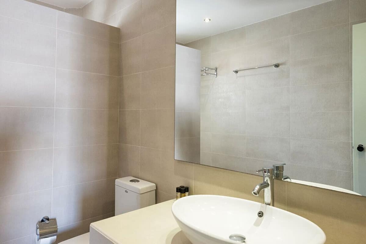 shower, free toiletries, hair dryer, bathrobes