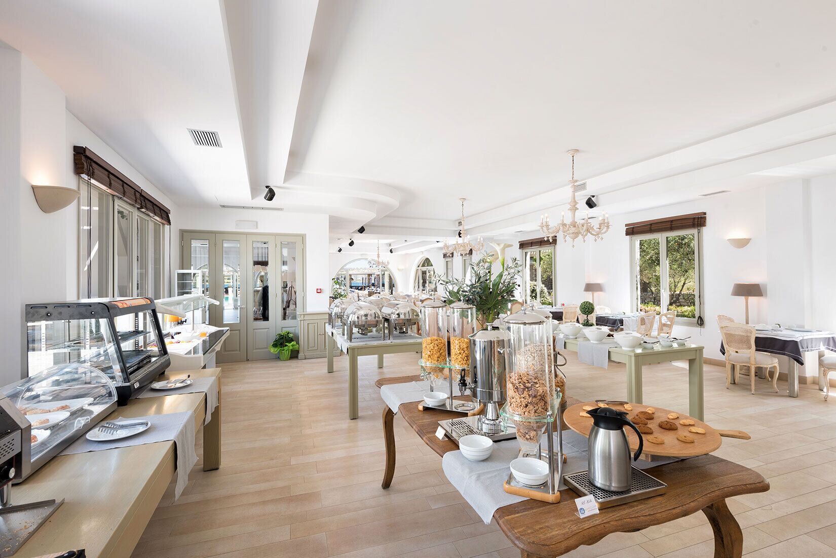 Desayuno buffet (EUR 20 por persona) 