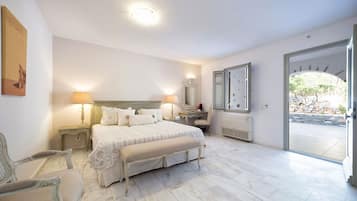 Standard Room, Garden View, Ground Floor | Egyptian cotton sheets, premium bedding, pillowtop beds, minibar