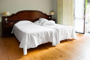 Premium bedding, free cots/infant beds, rollaway beds, free WiFi