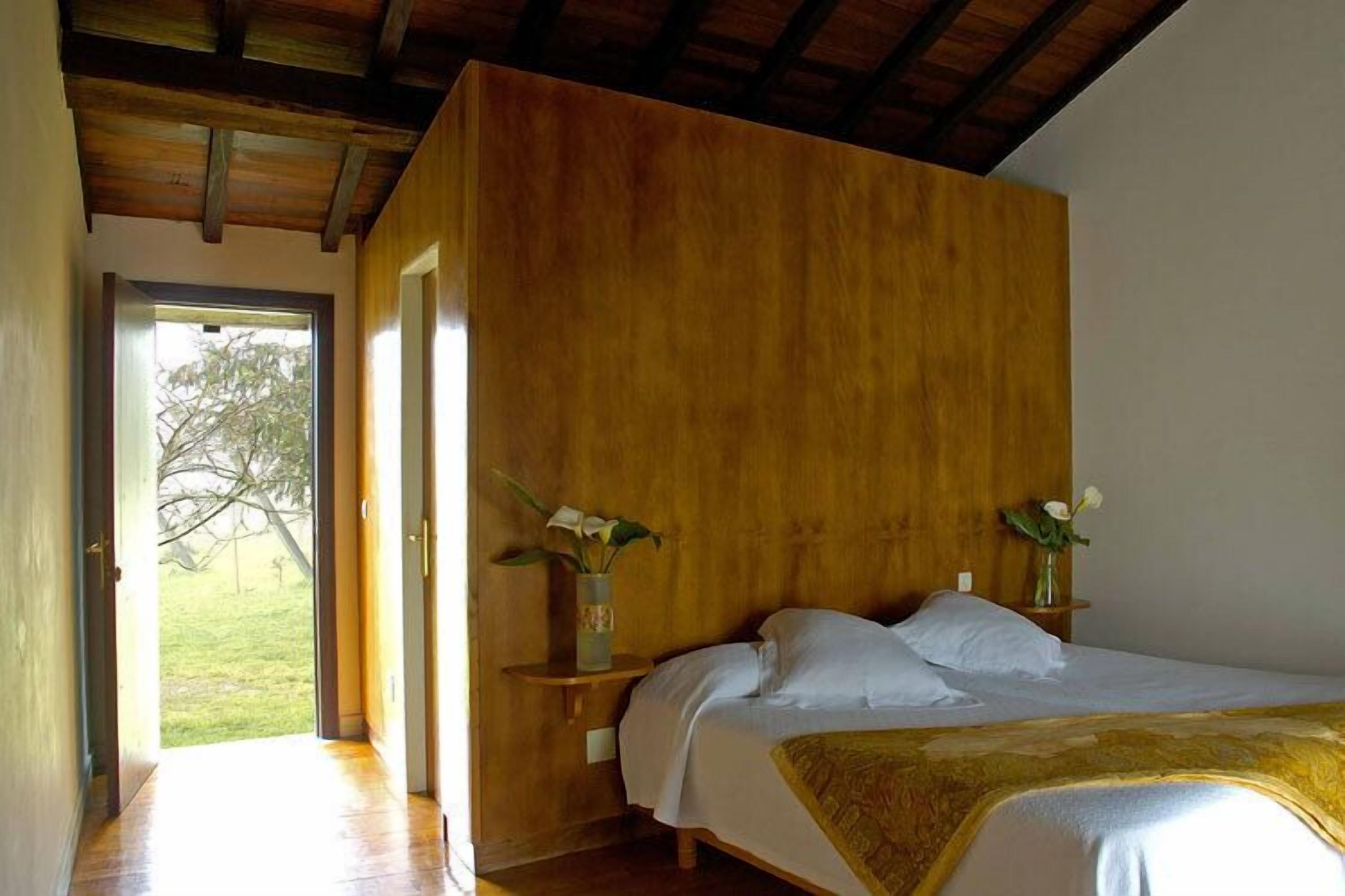 Premium bedding, free cribs/infant beds, rollaway beds, free WiFi