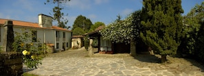 Courtyard - Pazo Cibrán (Vedra)