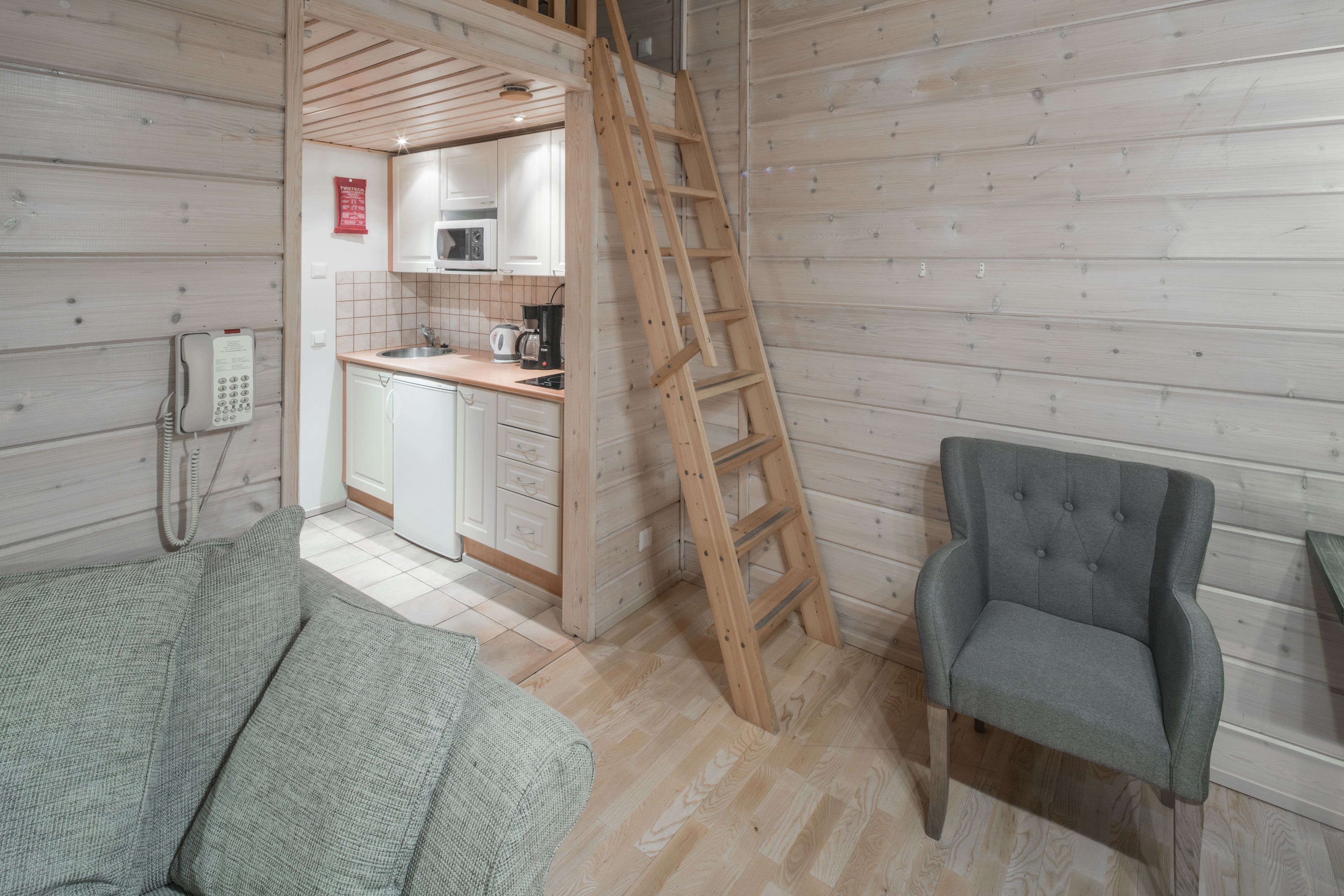 standard chalet, sauna (for 4 persons) | private kitchen | fridge, microwave, stovetop, coffee/tea maker