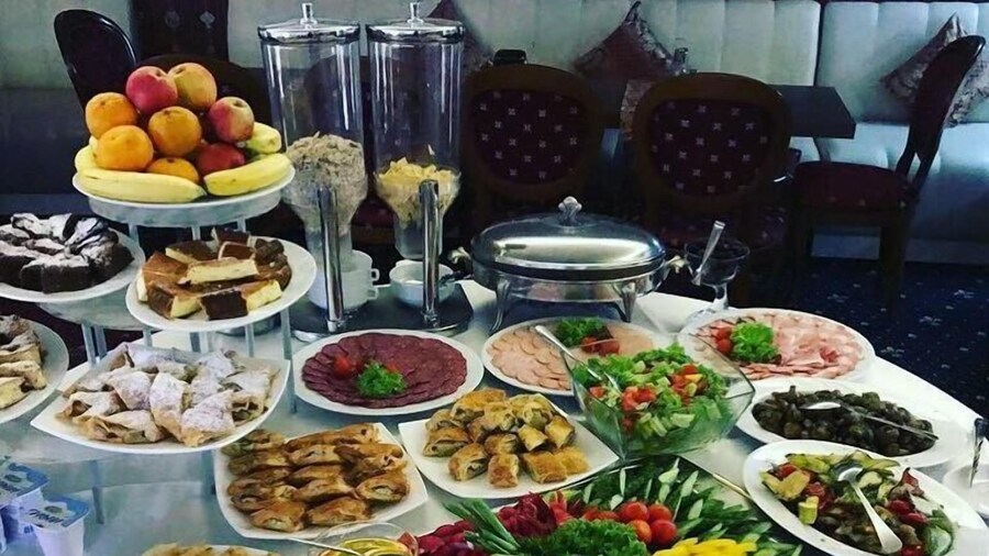 Manhattan Hotel & Restaurant