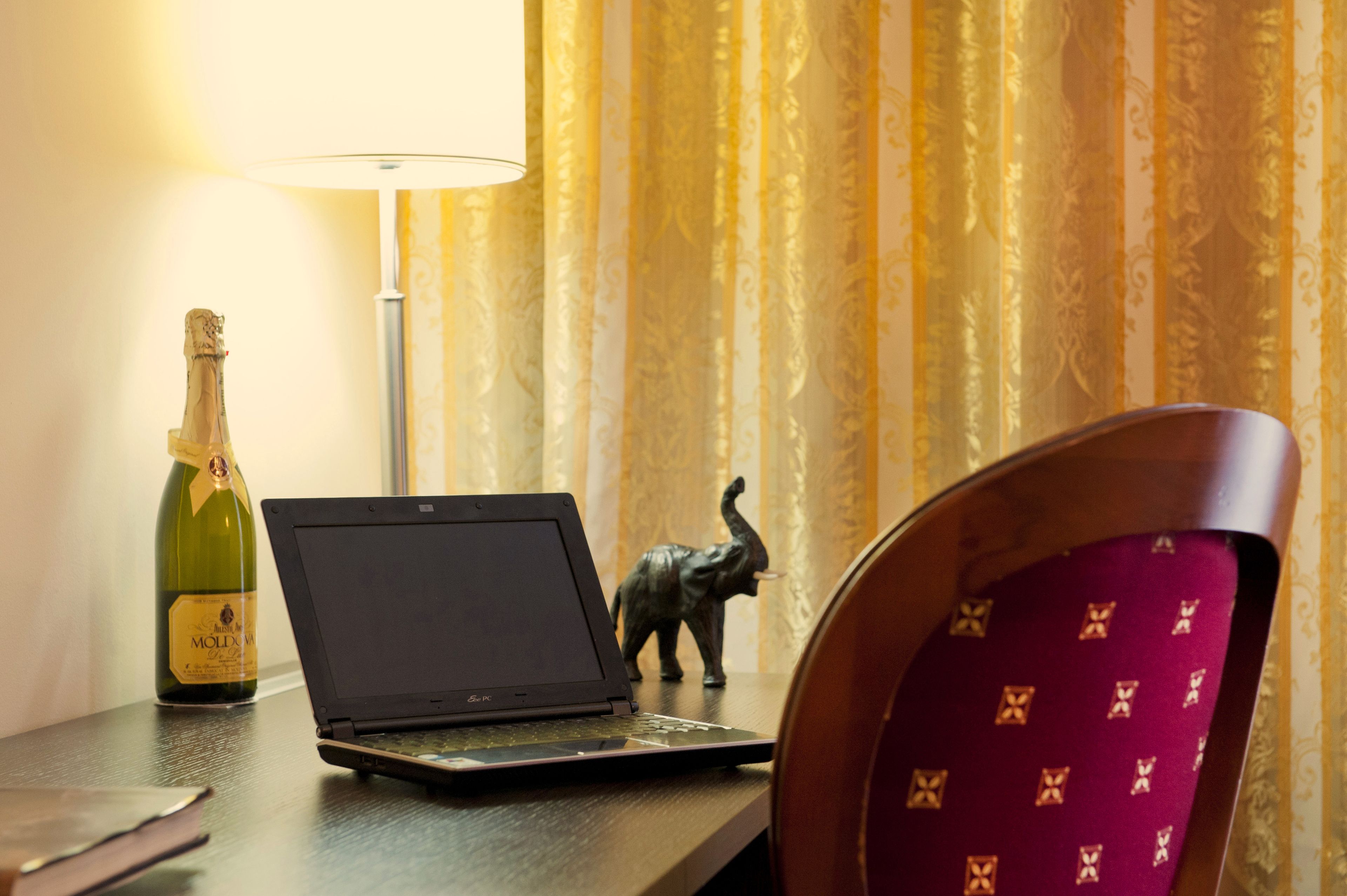 Photo - Manhattan Hotel & Restaurant