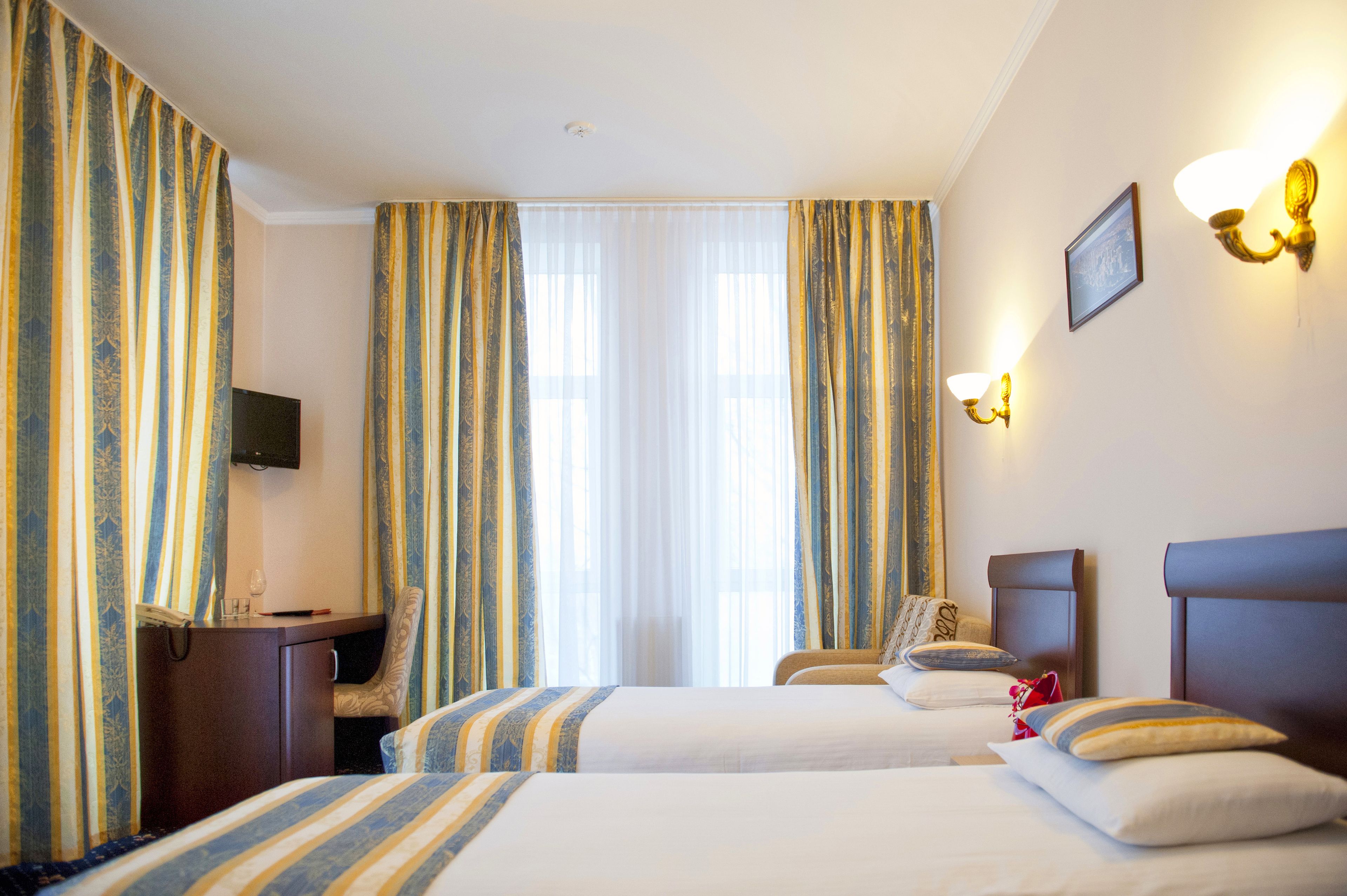 Photo - Manhattan Hotel & Restaurant