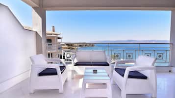 Deluxe Suite, 1 King Bed with Sofa bed, Sea View | Balcony view