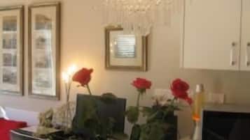 Cottage (Self Catering) | Private kitchen