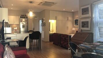 Cottage (Self Catering) | Living area