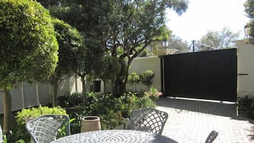 Cottage (Self Catering) | Terrace/patio