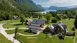 A mountain resort with a country house, a luxury villa, and an alpine spa chalet. - PRIVILLAGE STARE - B&B, Villa and Chalet Resort (Bohinj)