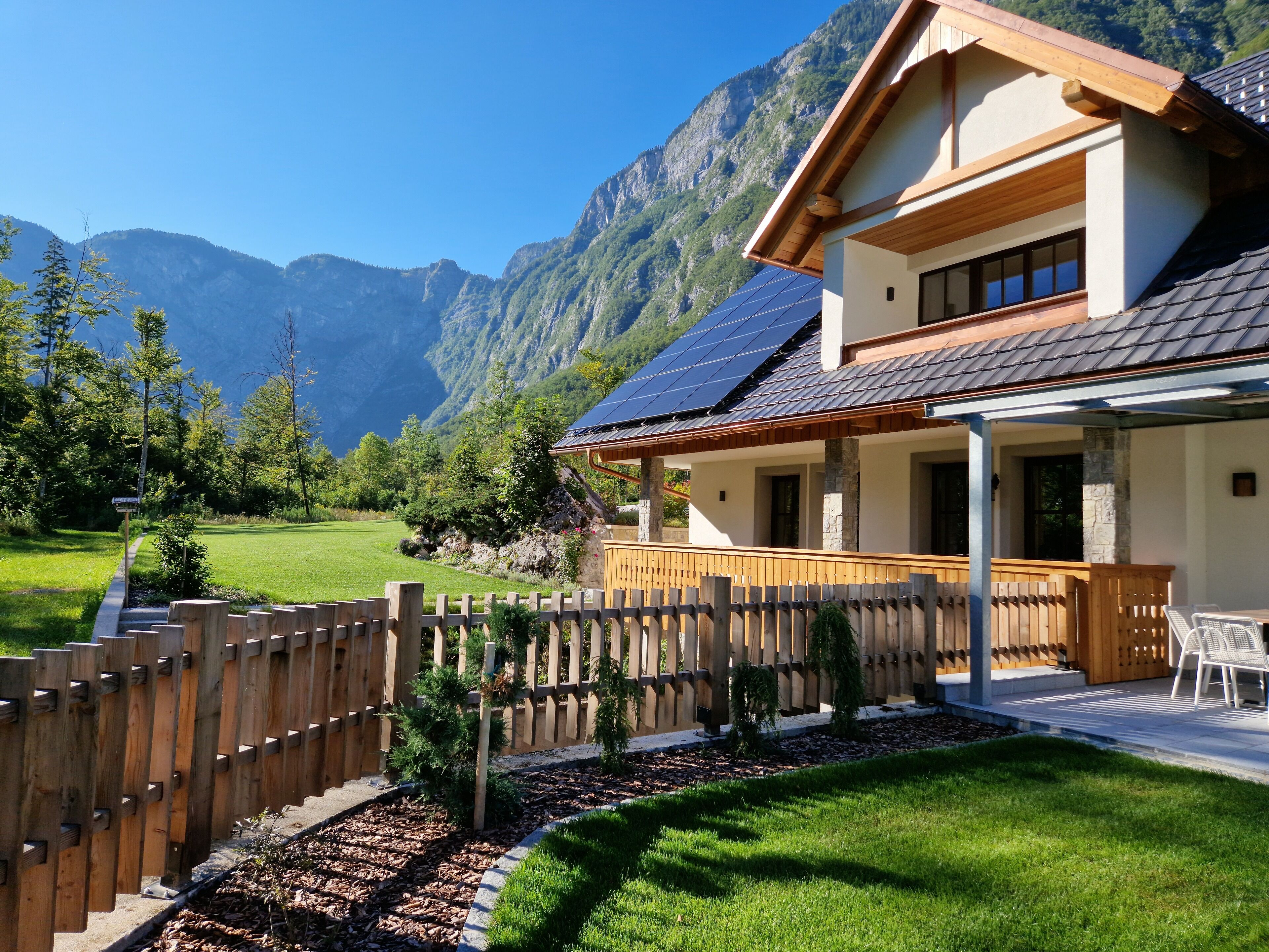 Villa Luxe, 3 chambres, vue lac, côté montagne | Terrasse/Patio