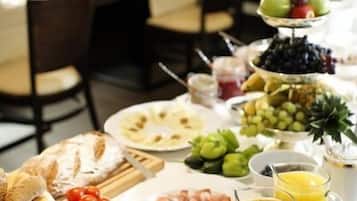 Desayuno buffet todos los días (con cargo)