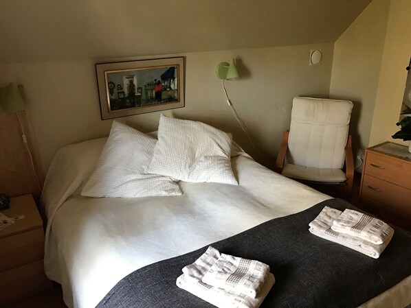 Premium bedding, Select Comfort beds, individually decorated - Mattisgården Bed & Breakfast (Klippan)