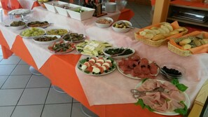 Buffet - Cluentum (Tolentino)