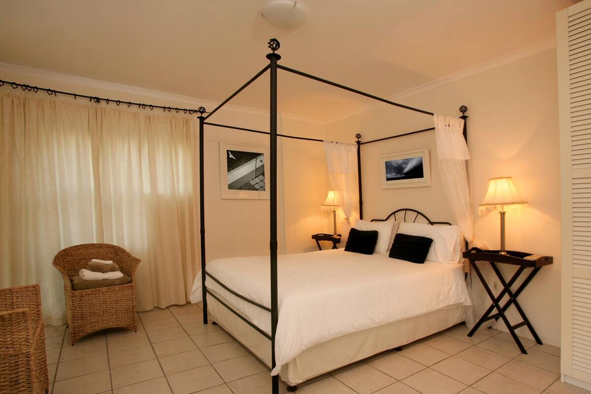 Standard Room (Protea) | Premium bedding, down duvets, minibar, in-room safe