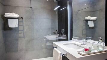 Suite superior | Bany | Assecador de cabells i tovalloles