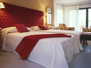 Superior Suite | In-room safe, desk, cots/infant beds, rollaway beds