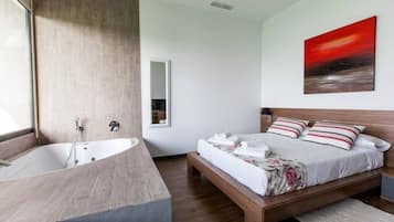 Superior Suite | In-room safe, desk, cribs/infant beds, rollaway beds