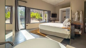 20 soverom, sengetøy av topp kvalitet, minibar og safe på rommet