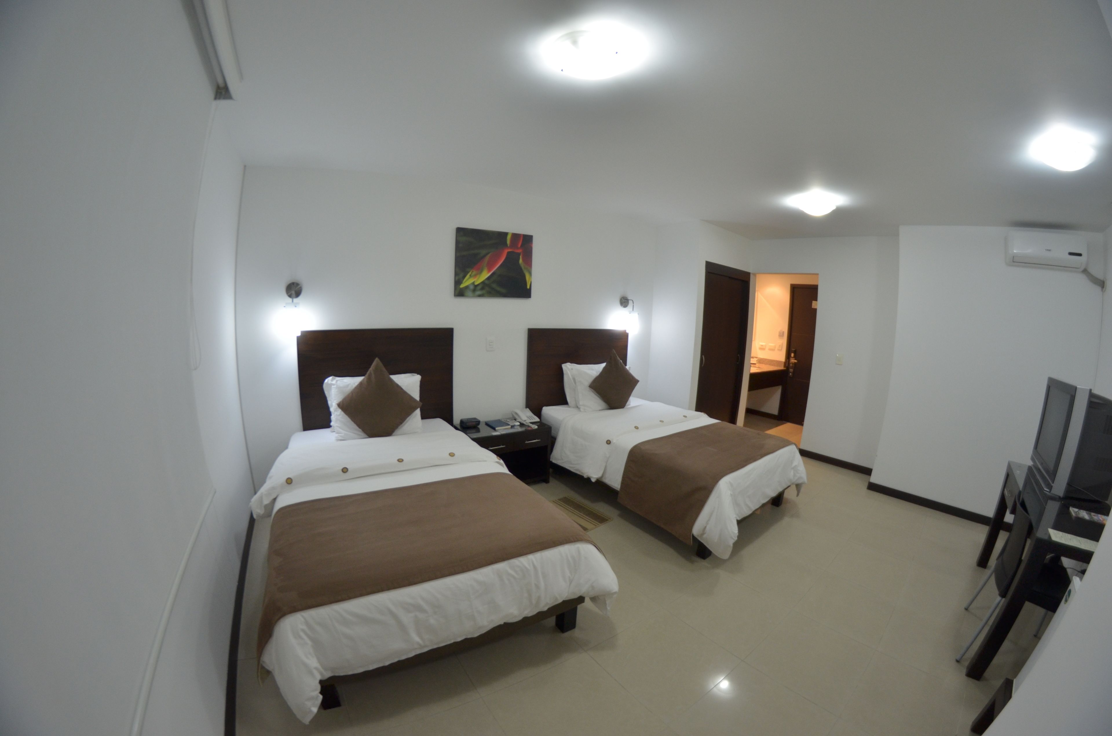 twin room | 1 bedroom, premium bedding, minibar, in-room safe