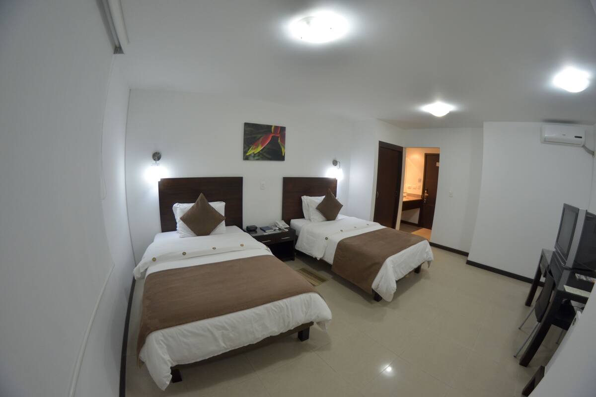 twin room | 1 bedroom, premium bedding, minibar, in-room safe