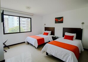 Premium bedding, minibar, in-room safe, desk - Hotel Pinares Plaza (Pereira)