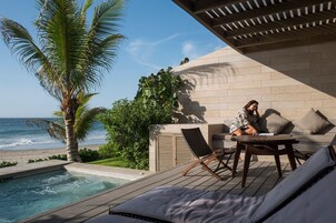 Beachfront Suite with Dip Pool | View from room