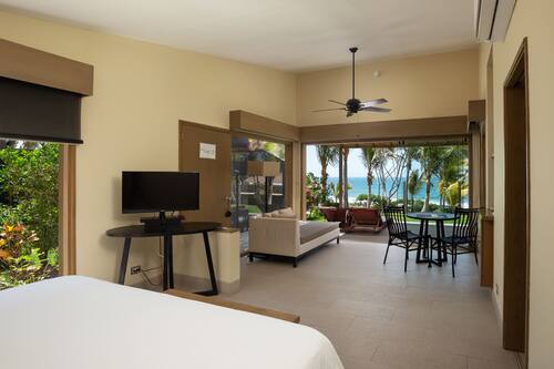 Chambre Deluxe double, vue sur le jardin | Literie de qualité, minibar, coffre-fort, rideaux d’obscurcissement