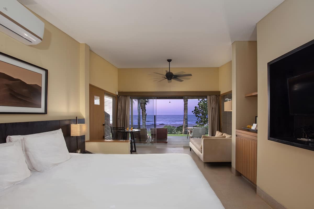 Deluxe Double Room, Sea View (Front View)
