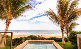 Beachfront Suite with Dip Pool | Terrace/patio
