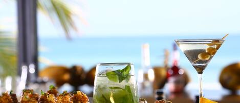 Bar ved bassenget