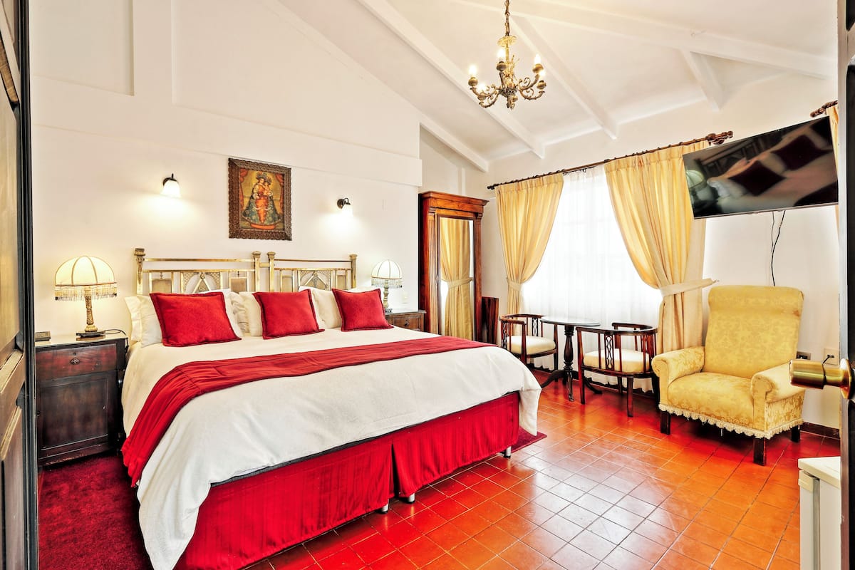 junior suite, 1 bedroom, private bathroom | city view