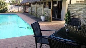 2 piscines extérieures