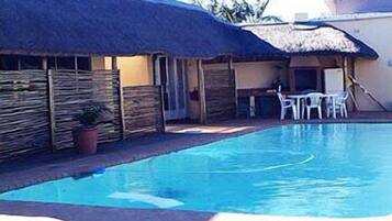 2 outdoor pools