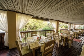 Free daily buffet breakfast - Lidiko Lodge (St. Lucia)