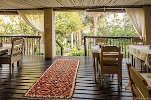 Free daily buffet breakfast - Lidiko Lodge (St. Lucia)