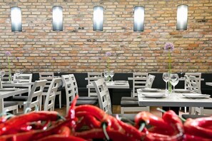 Tägliches kontinentales Frühstück gegen Gebühr