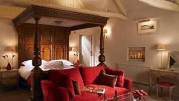 Coffres-forts dans les chambres, bureau, fer et planche Ă repasser