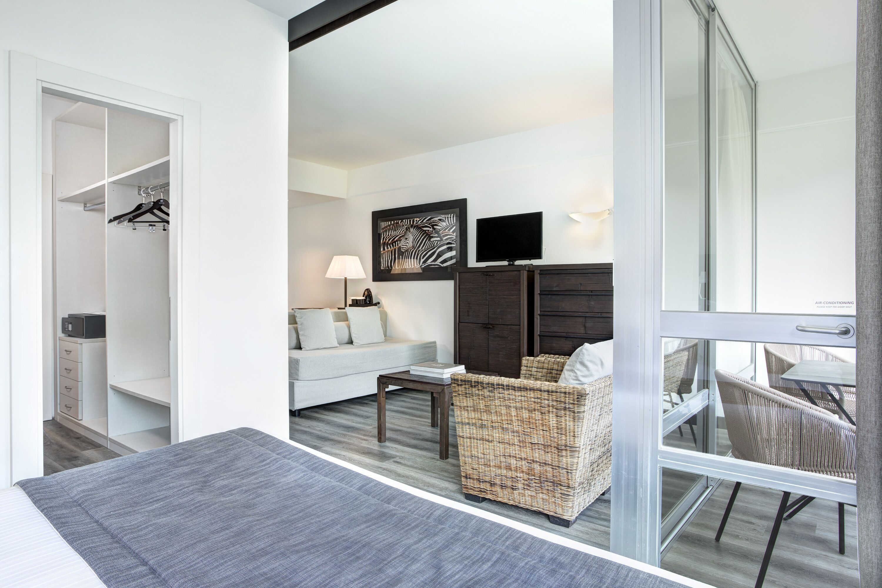 junior suite | 1 bedroom, premium bedding, down duvets, memory-foam beds