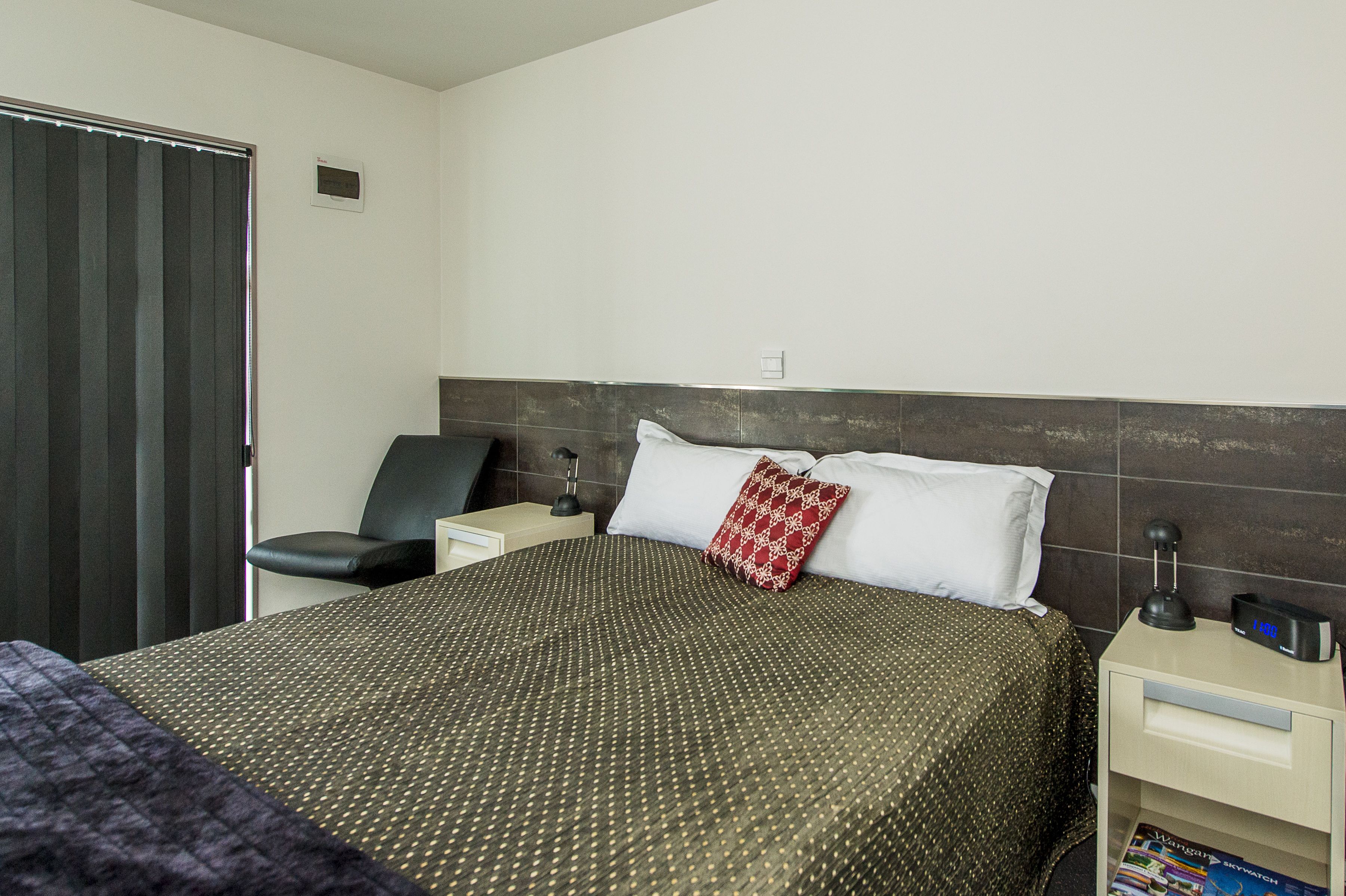 Compact Studio | Premium bedding, in-room safe, desk, soundproofing