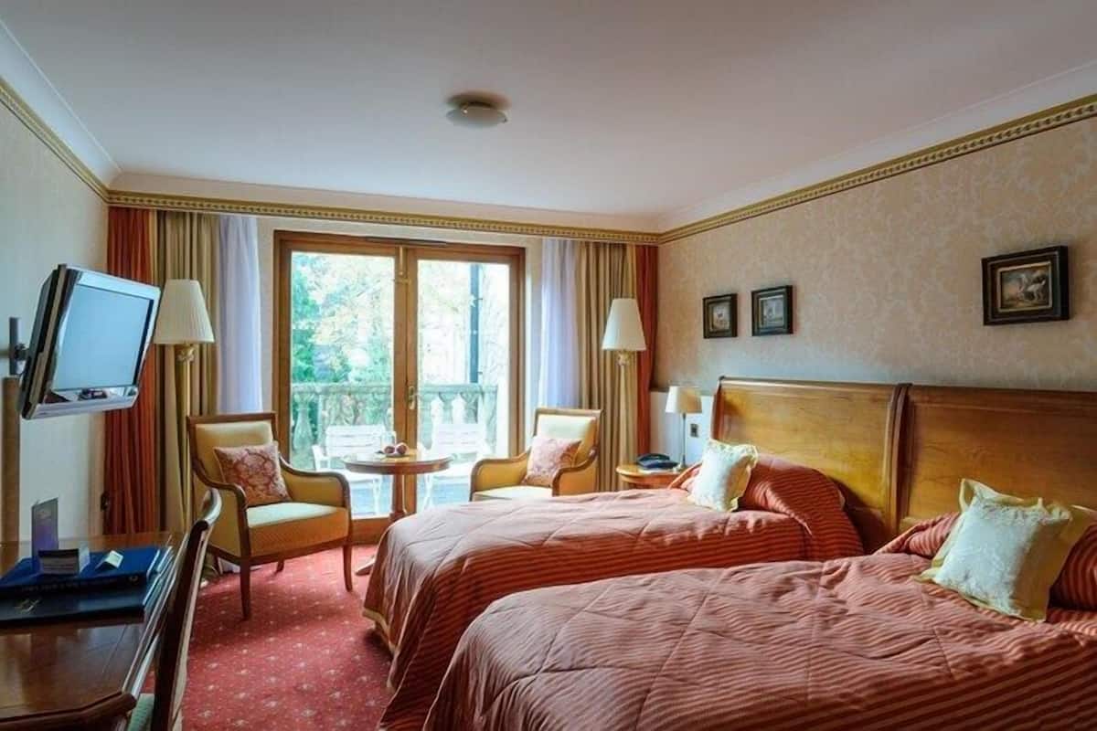 1 bedroom, in-room safe, desk, iron/ironing board