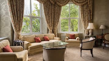 Superior-suite (Four-Poster) | Pengeskab på værelset, skrivebord, strygejern/strygebræt, gratis Wi-Fi