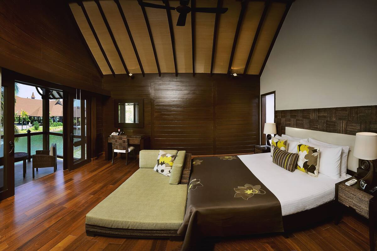 minibar, in-room safe, individually decorated, individually furnished