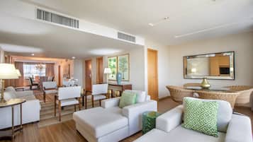 Cobertura (Suite) | Sala de estar | Smart TV 32 polegadas com canais via satélite, TV, Netflix